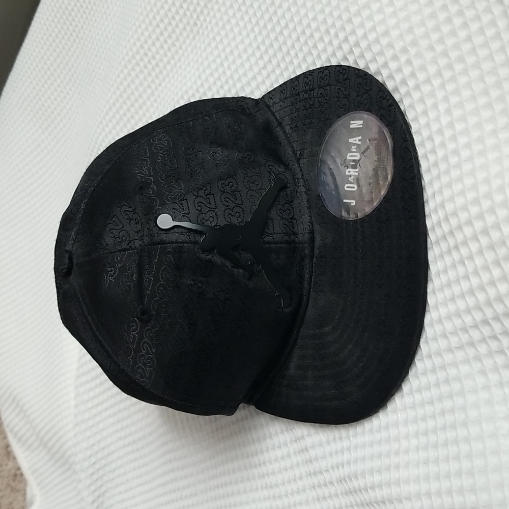 Air Jordan black snapback hat - youth